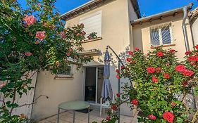 La Maison Calme Et Lumineuse Avec Jardin